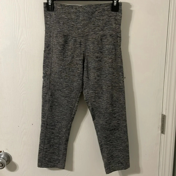 Champion Pants - 💰Champion Gray Capris Leggings With Pockets Size Medium
